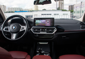 Подержанный автомобиль BMW X3 2021 года (13 фото)
