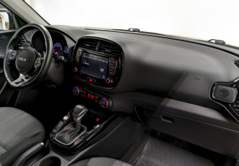 Подержанный автомобиль Kia Soul 2022 года (20 фото)