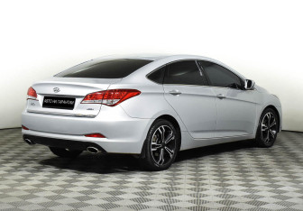 Подержанный автомобиль Hyundai i40 Sedan 2015 года (5 фото)
