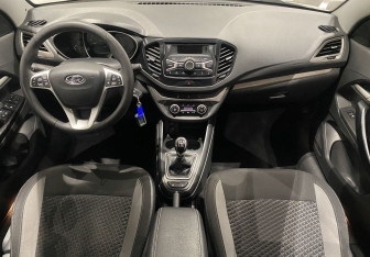 Подержанный автомобиль LADA (ВАЗ) Vesta Sedan 2018 года (10 фото)