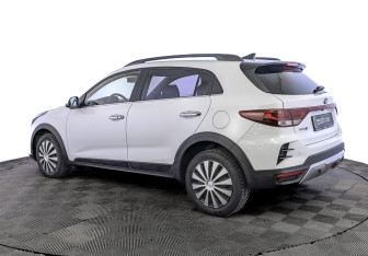 Подержанный автомобиль Kia Rio Hatchback 2021 года (7 фото)