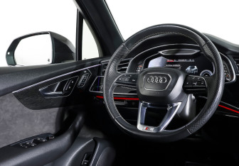 Подержанный автомобиль Audi Q7 2020 года (16 фото)