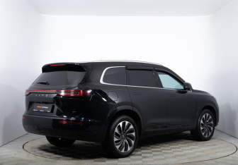 Подержанный автомобиль AITO M7 2023 года (4 фото)