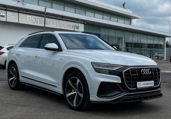 Подержанный автомобиль Audi Q8 2021 года (3 фото)