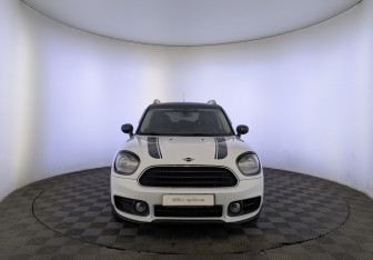 Подержанный автомобиль MINI Countryman 2019 года (2 фото)