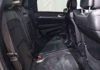 Подержанный автомобиль Jeep Grand Cherokee 2013 года (23 фото)