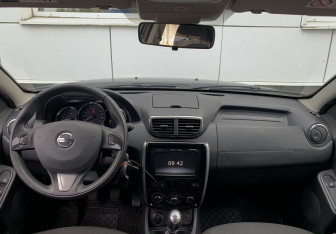 Подержанный автомобиль Nissan Terrano 2020 года (12 фото)