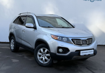 Подержанный автомобиль Kia Sorento 2012 года (3 фото)
