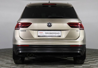 Подержанный автомобиль Volkswagen Tiguan 2018 года (6 фото)