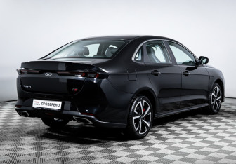 Подержанный автомобиль Kaiyi E5 2023 года (5 фото)