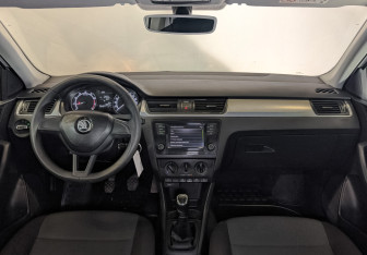 Подержанный автомобиль Skoda Rapid Liftback 2019 года (13 фото)