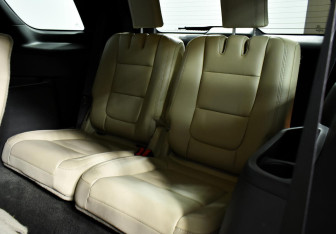 Подержанный автомобиль Ford Explorer 2015 года (12 фото)