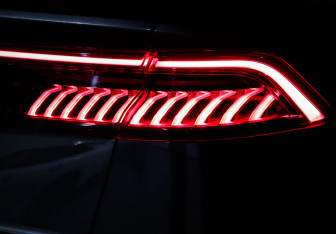 Подержанный автомобиль Audi Q8 2019 года (19 фото)