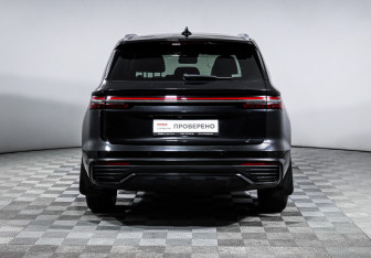 Подержанный автомобиль Geely Monjaro 2023 года (6 фото)