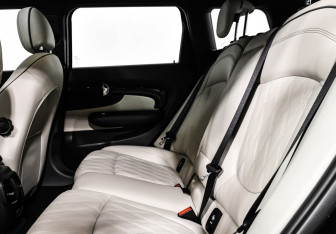 Подержанный автомобиль MINI Clubman Wagon 2020 года (13 фото)