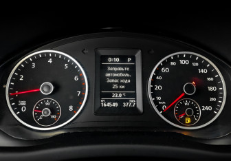 Подержанный автомобиль Volkswagen Tiguan 2015 года (13 фото)