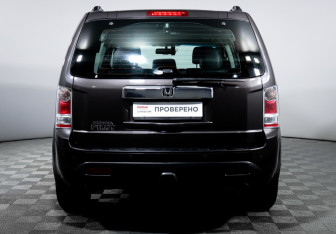 Подержанный автомобиль Honda Pilot 2013 года (6 фото)