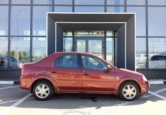Подержанный автомобиль Renault Logan Sedan 2013 года (4 фото)