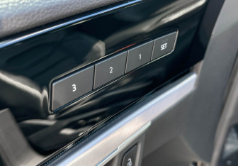 Подержанный автомобиль Volkswagen Touareg 2021 года (17 фото)