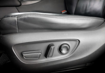 Подержанный автомобиль Toyota Land Cruiser Suv 2021 года (21 фото)