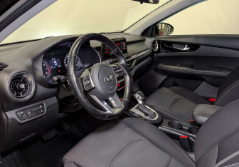 Подержанный автомобиль Kia Cerato Sedan 2019 года (16 фото)
