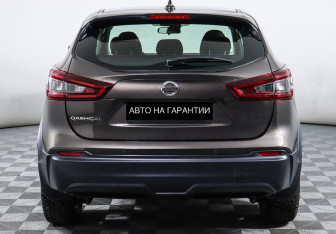Подержанный автомобиль Nissan Qashqai 2021 года (4 фото)