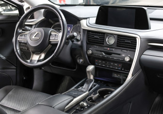 Подержанный автомобиль Lexus RX 2021 года (11 фото)