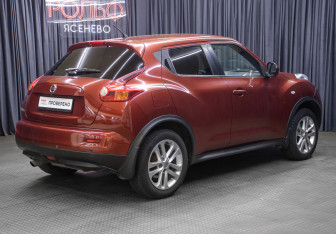 Подержанный автомобиль Nissan Juke 2011 года (5 фото)