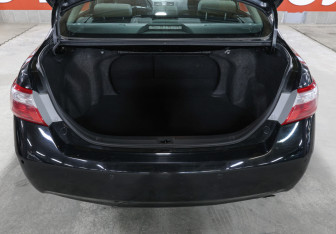 Подержанный автомобиль Toyota Camry Sedan 2011 года (10 фото)