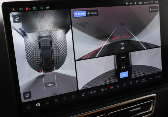 Подержанный автомобиль LiXiang L7 2023 года (20 фото)