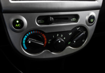 Подержанный автомобиль Chevrolet Spark 2007 года (17 фото)