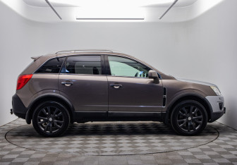 Подержанный автомобиль Opel Antara 2014 года (6 фото)
