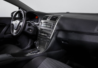 Подержанный автомобиль Toyota Avensis Wagon 2011 года (9 фото)
