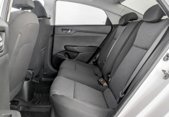 Подержанный автомобиль Hyundai Solaris Sedan 2021 года (12 фото)