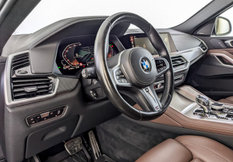 Подержанный автомобиль BMW X6 2021 года (16 фото)