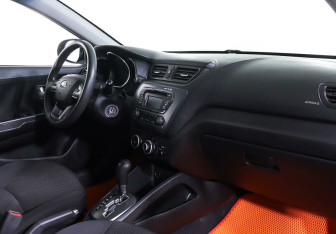 Подержанный автомобиль Kia Rio Sedan 2014 года (7 фото)