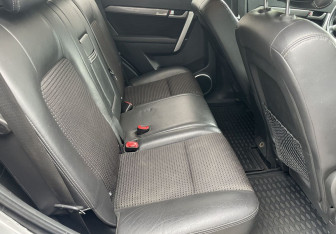 Подержанный автомобиль Chevrolet Captiva 2012 года (11 фото)