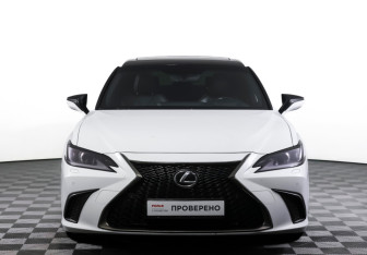 Подержанный автомобиль Lexus ES 2018 года (2 фото)