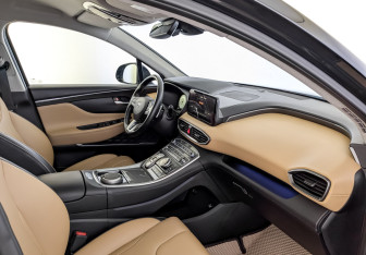 Подержанный автомобиль Hyundai Santa Fe 2022 года (11 фото)