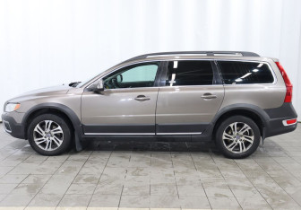 Подержанный автомобиль Volvo XC70 2012 года (8 фото)