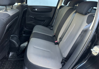 Подержанный автомобиль Citroen C4 Hatchback 2008 года (10 фото)