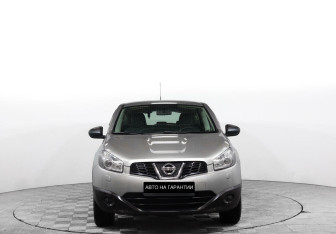 Подержанный автомобиль Nissan Qashqai 2012 года (2 фото)