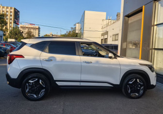 Подержанный автомобиль Kia Seltos 2024 года (4 фото)