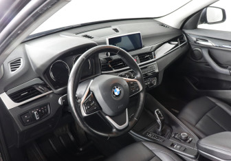 Подержанный автомобиль BMW X1 2021 года (12 фото)