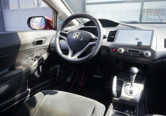 Подержанный автомобиль Honda Civic Sedan 2011 года (13 фото)