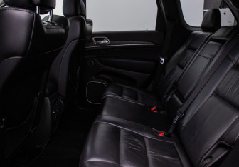 Подержанный автомобиль Jeep Grand Cherokee 2012 года (15 фото)