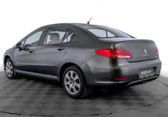 Подержанный автомобиль Peugeot 408 2016 года (7 фото)