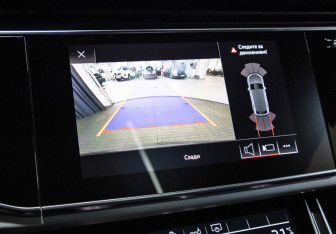 Подержанный автомобиль Audi Q8 2019 года (22 фото)