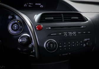 Подержанный автомобиль Honda Civic Hatchback 2008 года (18 фото)