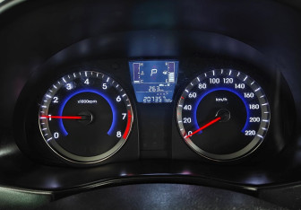 Подержанный автомобиль Hyundai Solaris Sedan 2016 года (12 фото)